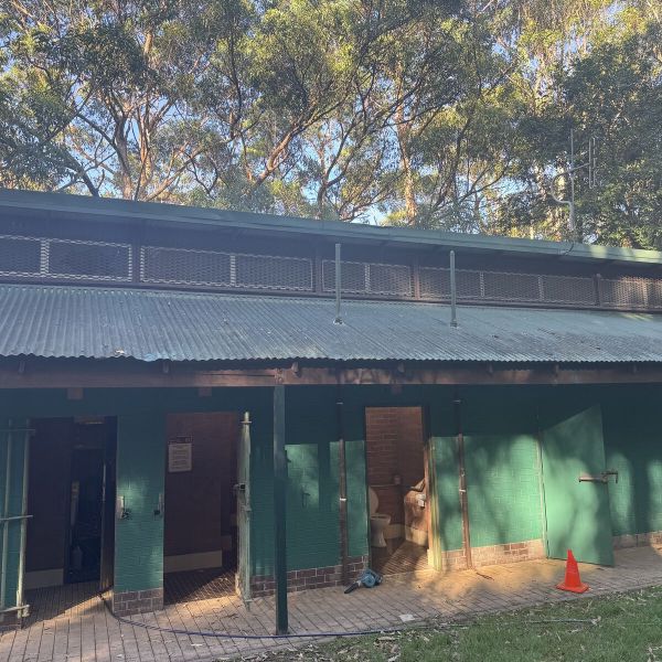 Amenities Block Repaint, Wolli Creek, photo 1 before work